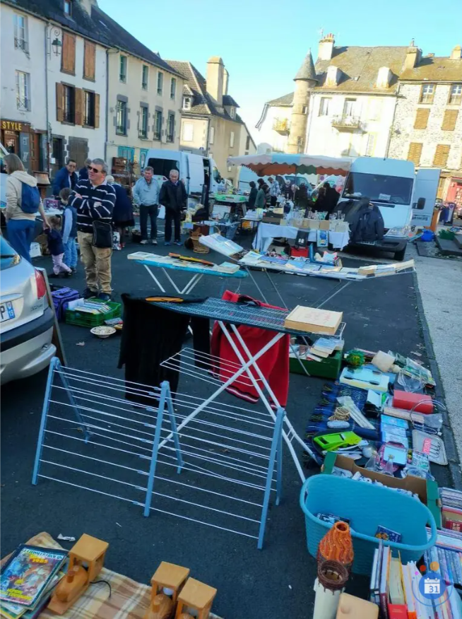 Marché aux puces de Mauriac